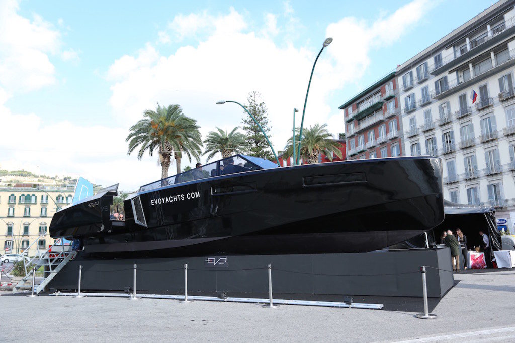 Evo Road Show: il motoscafo diventa opera d'arte